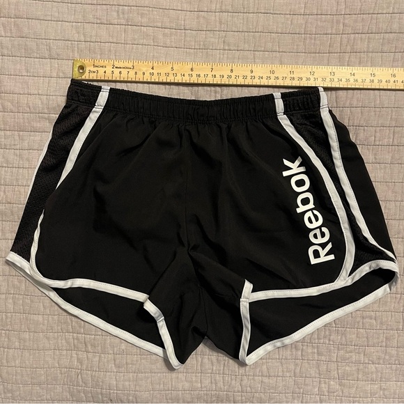 Reebok Women's Active Running Shorts Black, built-In briefs Size Medium - Picture 3 of 10